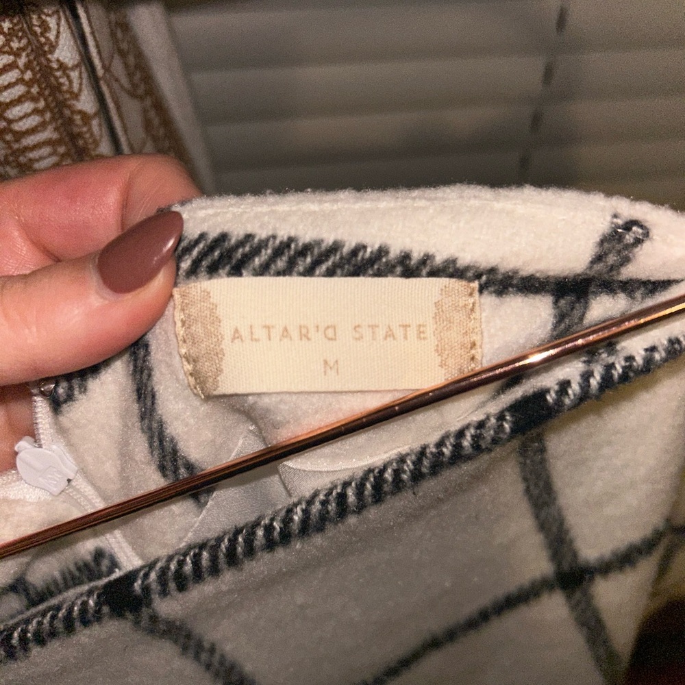 Altar's State White and Black Plaid Skirt - Picture 2 of 4